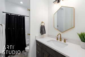 Primary Full bath with vanity and shower / bath combo