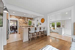 Kitchen with breakfast bar, beam ceiling