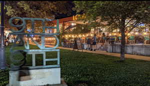 9th and 9th-Known as one of Salt Lake’s most walkable and “hip” neighborhoods, it features boutique shops, eclectic eateries, cozy cafes, indie cinemas, and art installations—all in a laid-back, pedestrian-friendly setting