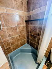 Bathroom with shower / tub combination
