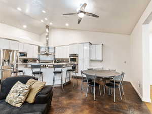 Kitchen Breakfast Bar and Nook