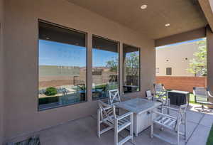 View of patio / terrace with outdoor dining space
