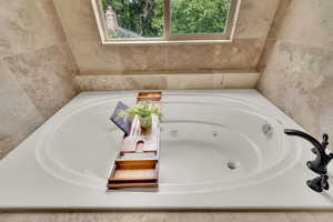 Full bathroom 2 - primary ensuite