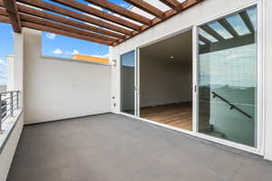 Balcony with a sunroom