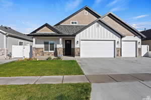 Beautiful Craftsman Style Home!