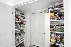 Walk in butler's pantry