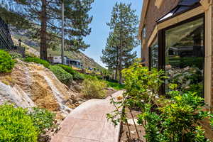 View of property's community featuring a mountain view