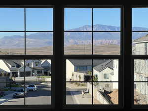 Detailed view of a mountainous background and a residential view