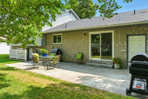 View of patio / terrace with area for grilling