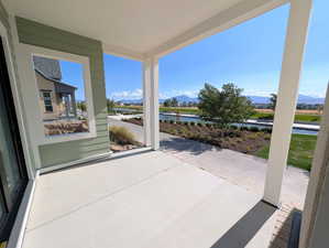Large covered front porch-waterfront