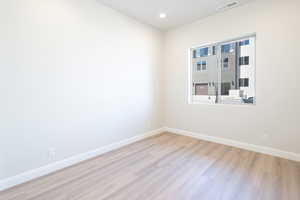 *Photo of a similar unit