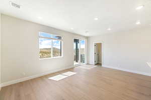 *Photo of a similar unit