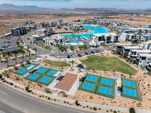 Bird's eye view of pickleball courts