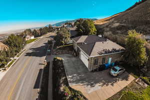 Bird's eye view of a mountainous background