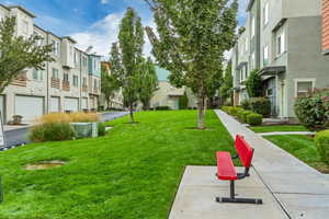 View of home's community