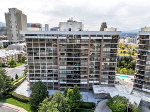 View of apartment building / complex with a view of city