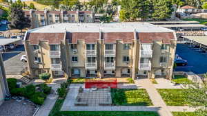 View of apartment building / complex