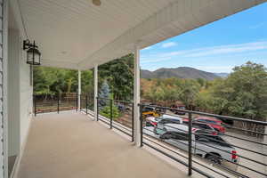 Balcony featuring a mountain view
