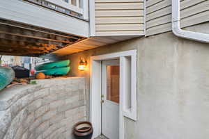 Basement separate entrance.