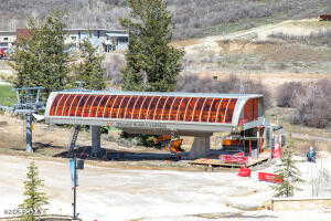 View of property's community with a mountain view