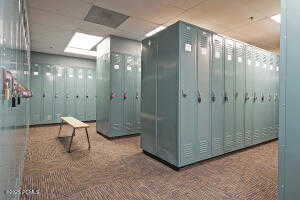 Welcome area with a drop ceiling