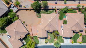Bird's eye view of a pool area