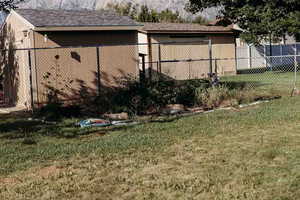 View of yard/garden area