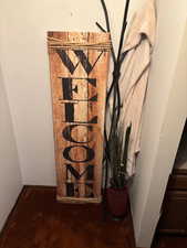 Detailed view of carpet and baseboards