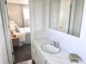 Ensuite bathroom with vanity