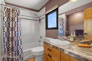 2nd Floor Lockout Bath