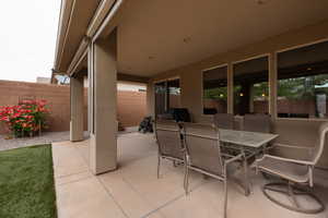 View of patio / terrace with outdoor dining space