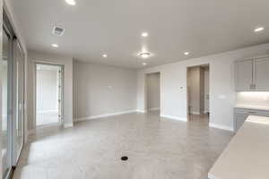 *Photo of a similar unit