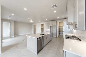 *Photo of a similar unit