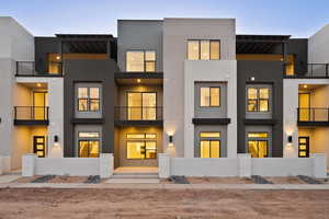 *Photo of a similar unit