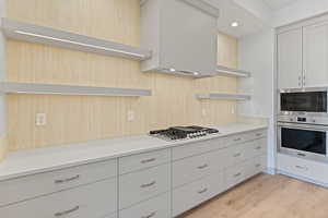 *Photo of a similar unit