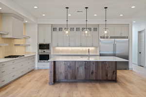 *Photo of a similar unit