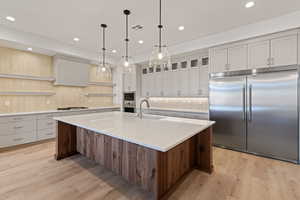 *Photo of a similar unit