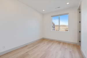 *Photo of a similar unit