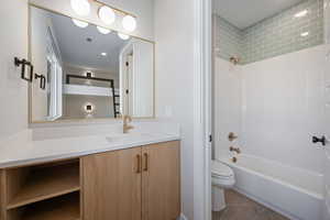 *Photo of a similar unit