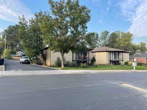 9-plex Apartment building