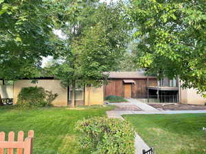 Unit 9, Laundry room entrance