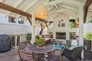 Gorgeous all seasons patio