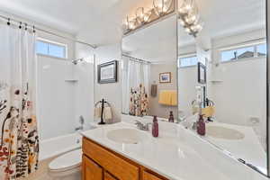 Bathroom with shower/tub combo