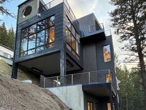 View of home's exterior