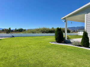 View of yard featuring a mountain view