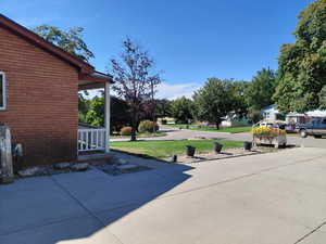 Porch with front yard