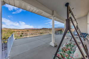 Balcony featuring a mountain view