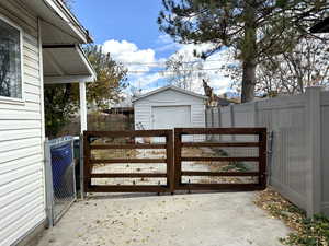 Gate with a shed
