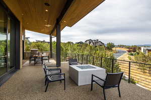 View of patio / terrace with area for grilling
