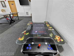 Detailed view of carpet floors